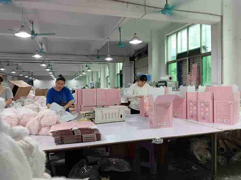 23 Custom Vinyl Toys Factory 07